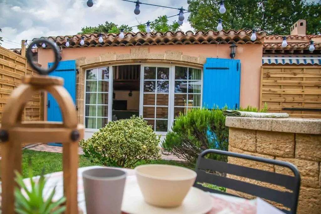 Charmant Studio/T2 Au Calme Avec Jardin Et Parking Fos-sur-Mer 0*,  France